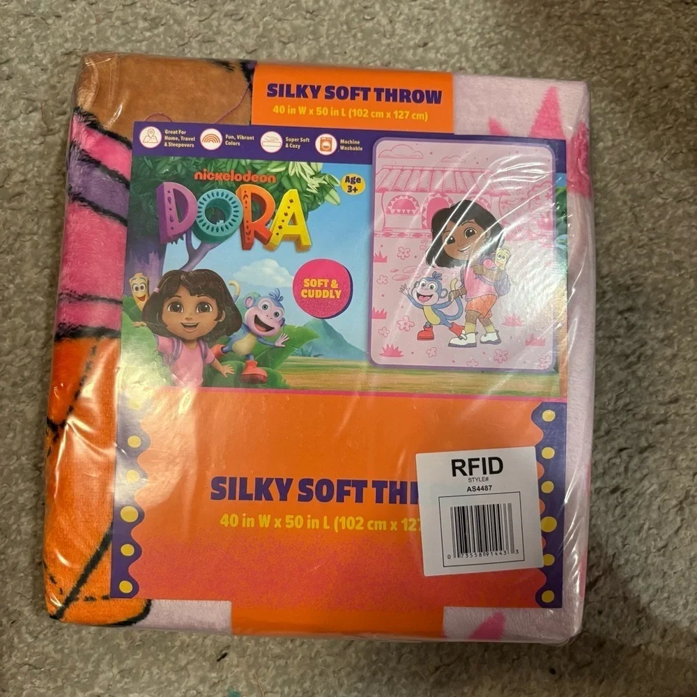 Nickelodeon Dora the Explorer Silky Soft Throw Blanket NEW Pink Kids Boots